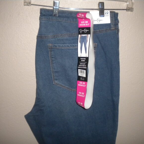 Jessica Simpson Women's Plus Size 22 High Rise Skinny Super Stretch Jeans NWT - Picture 3 of 4